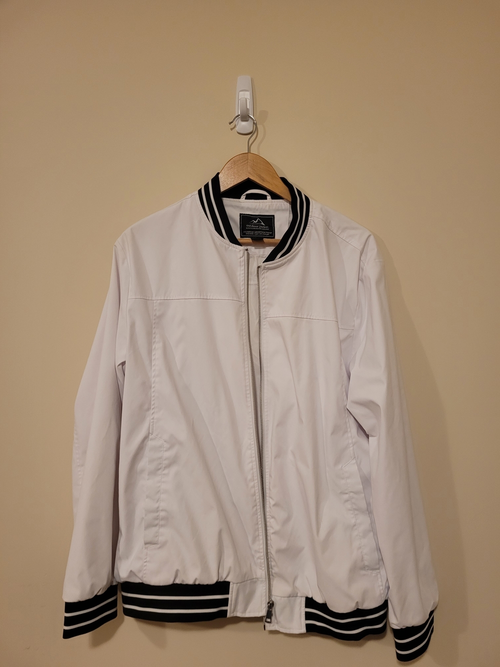 Brand New Men's Outdoor Jacket White Bomber with Black Trim Size Large